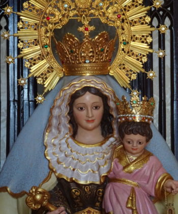 Statue Unserer Gekrönten Mutter von Palmar