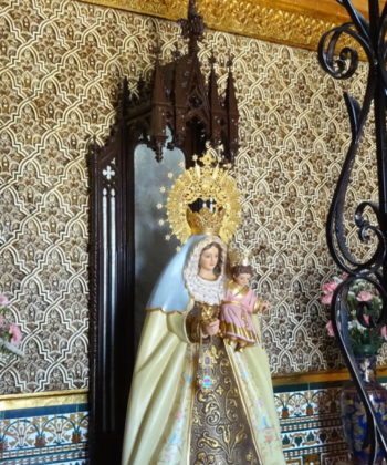 Statue Unserer Gekrönten Mutter von Palmar
